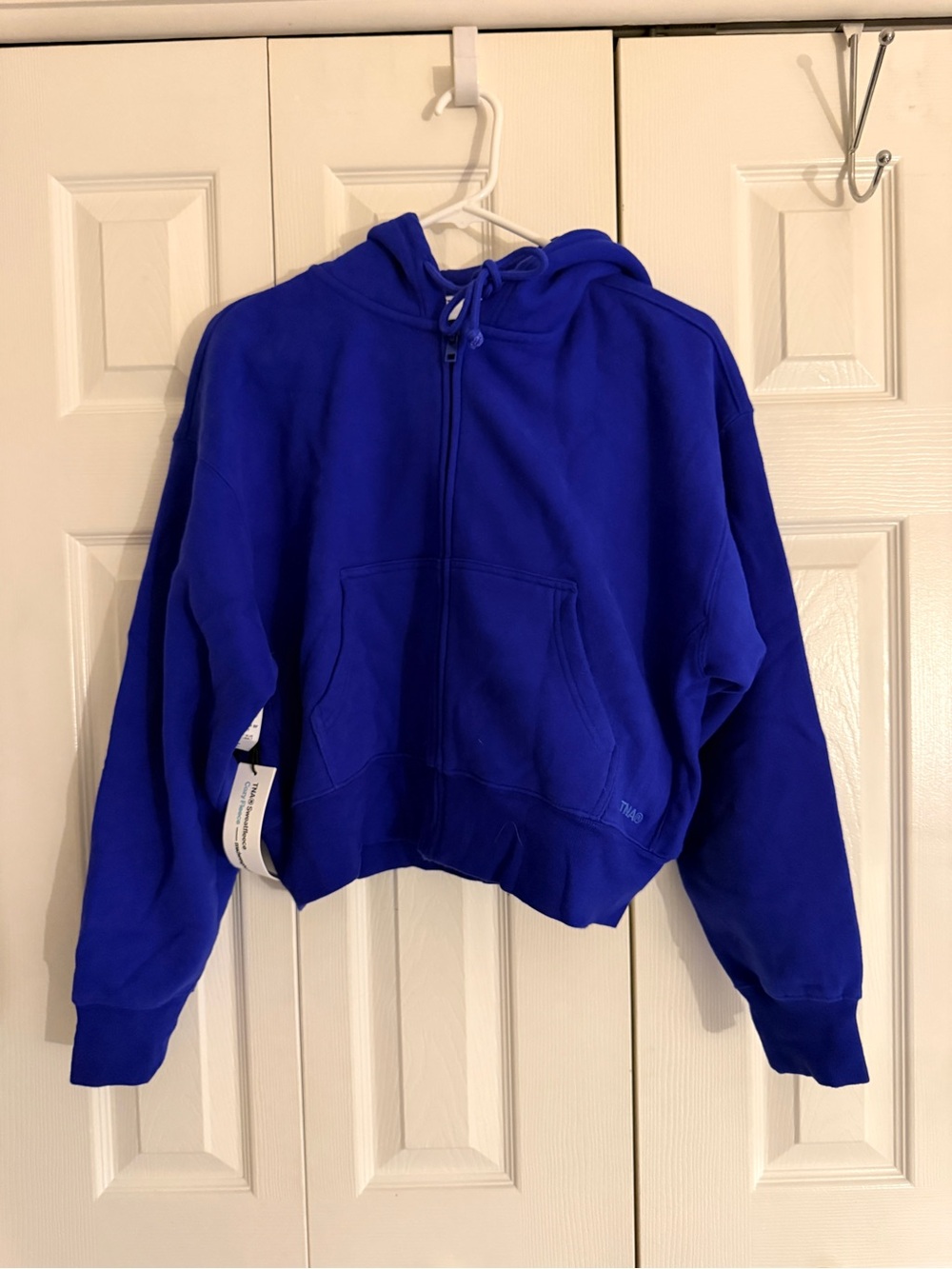 NEW Aritzia TNA zip up hoodie